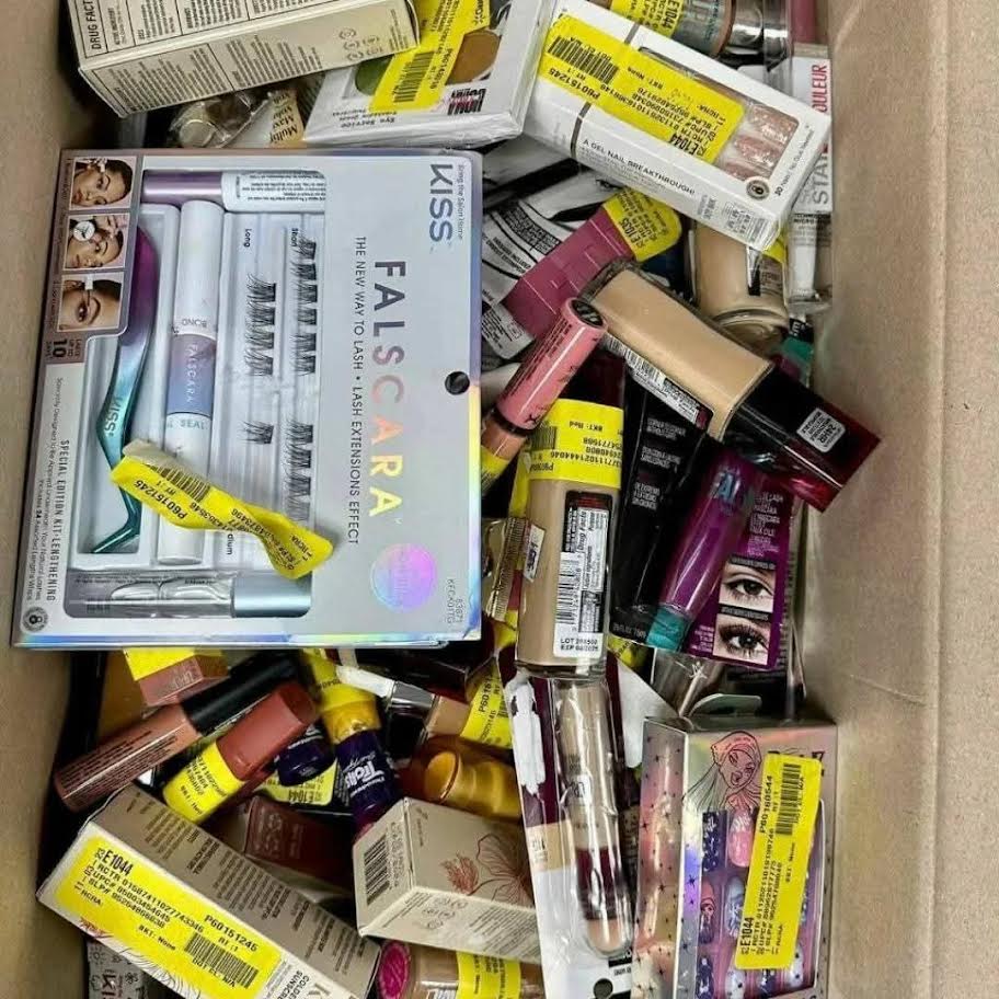 Makeup and Cosmetics Pallet | 400 Pieces Best Bulk Wholesale Lot